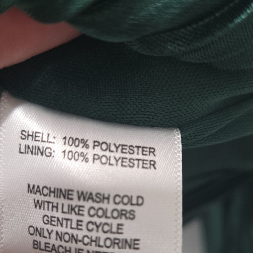 Chic Forest Green Pleated Blouse - image 4